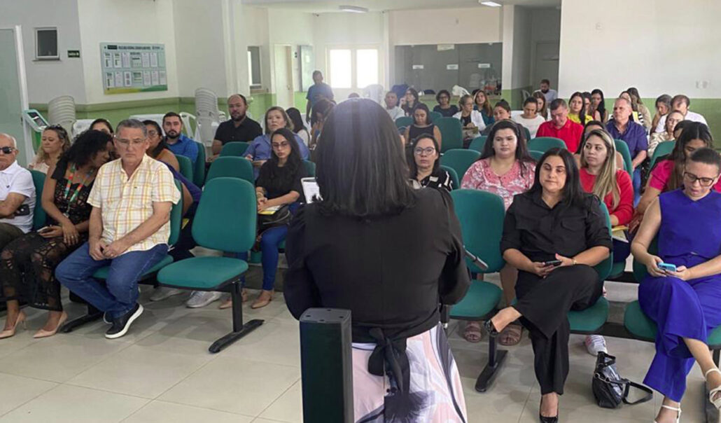 Curso sobre Autismo em Adolescentes e Adultos reúne profissionais da saúde e educação em Maracanaú